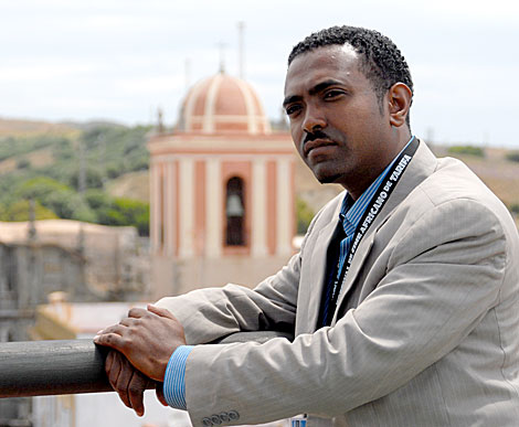 El director etope, fotografiado en Tarifa. | El Mundo