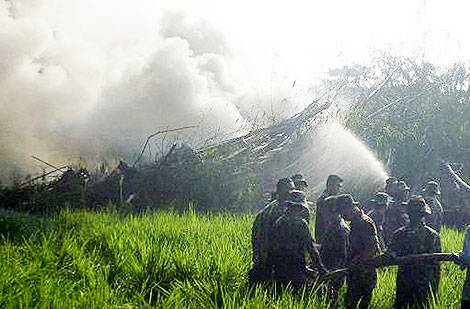 Restos del accidente del pasado 20 de mayo en Java. | AP