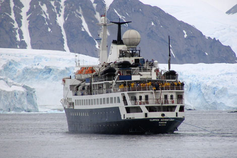 Un crucero turístico que encalló en aguas antárticas el pasado mes de febrero. | Reuters