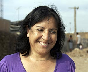 Estela lidera la comunidad de personas que habita el asentamiento '13 de julio'.