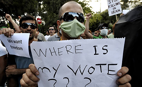 Protesta frente a la embajada iran en Atenas. | AFP