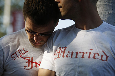 Una pareja de homosexuales en West Hollywood, California. | Reuters