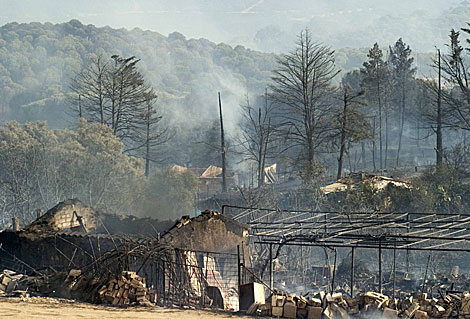 Una vista del incendio forestal de Riotinto de julio de 2004. | El Mundo