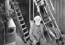 William Huggins junto a su telescopio | Huggins y Huggins 'Scientific papers'.