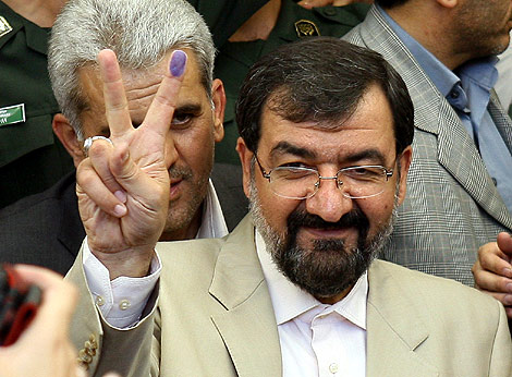 El candidato conservador Mohsen Rezaei el día de las votaciones. | AP