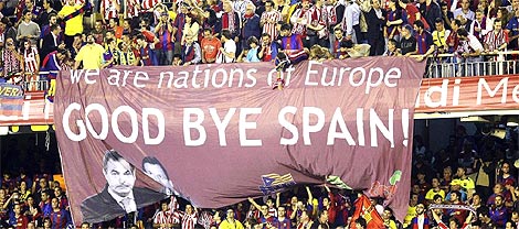 Pancarta independentista en la final de la Copa del Rey en Mestalla. (Foto: Vicent Bosch)