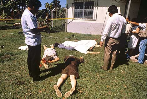 Fotografía de archivo de la matanza de jesuitas en El Salvador. | Efe