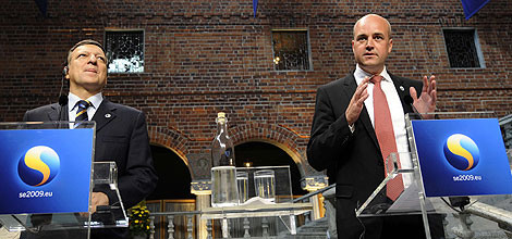 Jos Manuel Duro Barroso con el primer ministro sueco, Fredrik Reinfeldt . | Afp