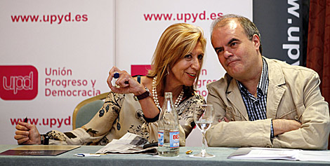 Rosa Dez y Carlos Martnez Gorriarn, en un acto de UPyD. | Sergio Enrquez