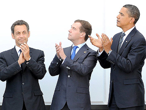 Sarkozy, Medvedev y Obama, durante la cumbre del G-8 en L' Aquila la semana pasada. | Efe