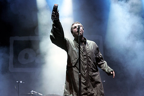 Liam Gallagher, de Osais, durante el concierto de anoche. | Juan Vicent