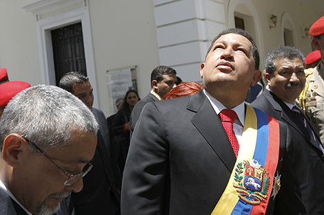 Chávez celebra el décimo aniversario de la nueva Constitución del país. | Reuters