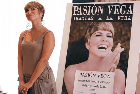 La cantante malaguea Pasin Vega en la presentacin del festival. | J. Domnguez