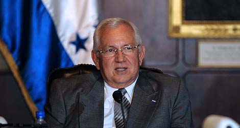 El presidente 'de facto' de Honduras, Roberto Micheletti. | AFP