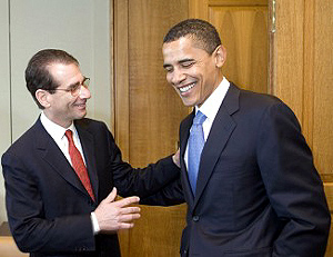 Alan Solomont y Barack Obama se saludan en una reunin. | Ifamericansknew.org