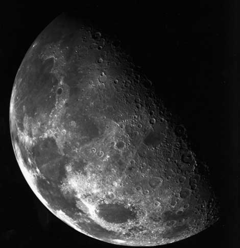 Imagen de la Luna tomada por la sonda Galileo. | NASA.