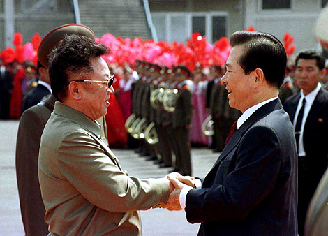 Kim Jong-il y el recin fallecido ex presidente surcoreano Kim Dae-jung. | Efe