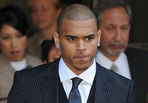 Chris Brown, tras conocer la sentencia. | AFP