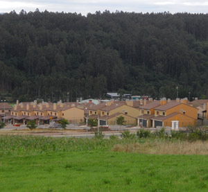Imagen del aspecto que presenta actualmente el complejo de 1.217 viviendas de Mio (A Corua) | M. F.