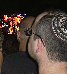 Religiosos y laicos en el concierto de Madonna en Tel Aviv. | S. E.