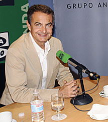 Zapatero, en la entrevista en Onda Cero. | Efe