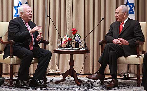Moratinos, en su reunin con el presidente israel, Simn Peres. | Efe