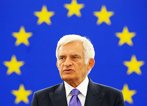 Jerzy Buzek en la sesin inaugural. | Afp