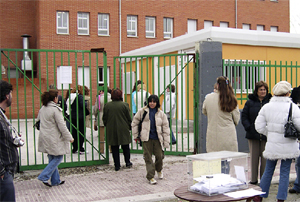 Una aula-barracón en Madrid. | El Mundo