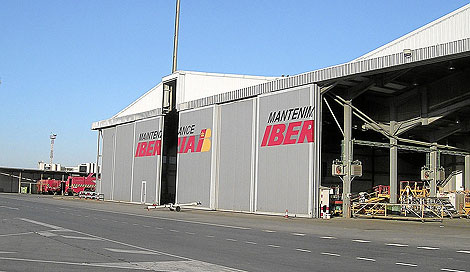 El hangar de mantenimiento de Iberia en Palma | El Mundo