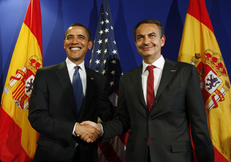 Obama y Zapatero, juntos en Praga. | Reuters