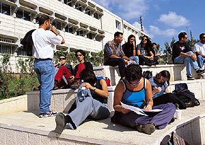 Estudiantes en la Universidad.