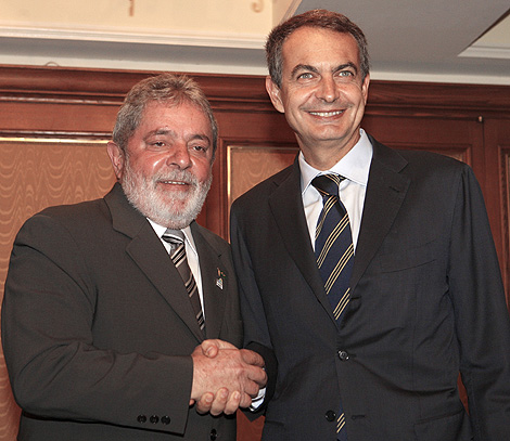 Zapatero y Lula da Silva posan en la sede de las Naciones Unidas. | Efe