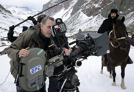 Trueba y el actor argentino Ricardo Darn durante el rodaje. | Foto: Efe