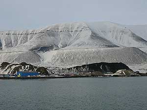 Mina de carbon en Svalbard. | Greenpeace.