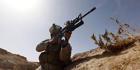 Un 'marine' en la provincia afgana de Helmand. | AP