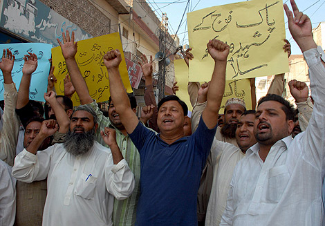 Paquistanes apoyan en Multn al jefe del Ejrcito. | Efe
