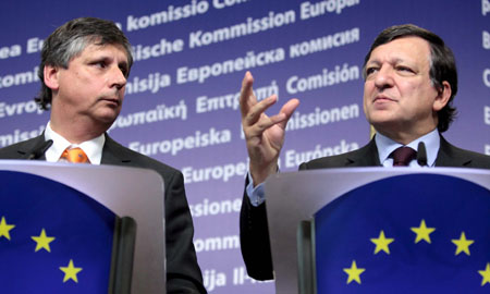 El premier checo, Jan Fischer, y el presidente de la CE, Jos Manuel Durao Barroso. | Efe