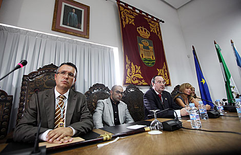 Alejandro Snchez, tras su eleccin como alcalde, preside su primer pleno. | Francisco Ledesma