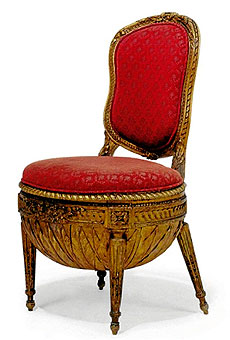 Un silln estilo Luis XVI en el que sentarse a partir de 15.800 euros.