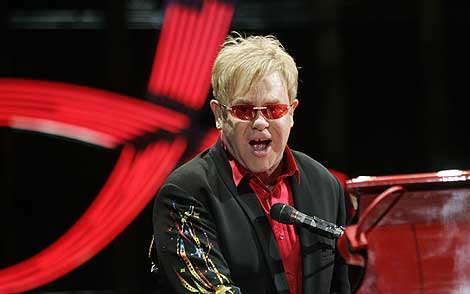 Elton John, durante su actuación. | Reuters