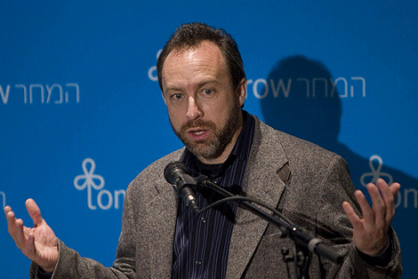 El fundador de Wikipedia, en la Conferencia en Jerusalén. | Ap