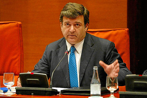 Alfons López Tena, en el Parlament. | Domènec Umbert