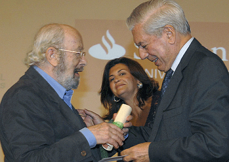 Caballero Bonald y Vargas Llosa. | Efe