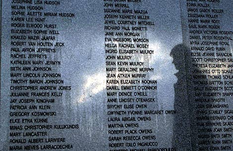 Monumento dedicado a las víctimas del atentado en Lockerbie. | AP