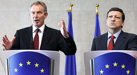 Tony Blair y José Manuel Durão Barroso. | AP