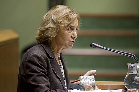 La socialista Blanca Roncal, explica la posicin de su grupo en el Pleno. | Iaki Andrs