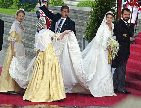 La princesa Letizia, el da de su boda, vestida por Pertegaz. | P. A.