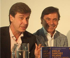 Cayetano y Emilio Sánchez Vicario en la presentación del libro 'Soñar para ganar'.