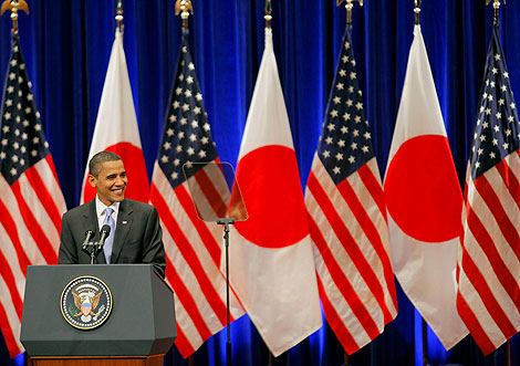 Obama durante su discurso en Tokio. | AP