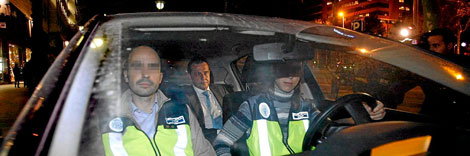 El fiscal Pedro Horrach tras registrar las oficinas de Sacresa en Barcelona. | Quique Garca